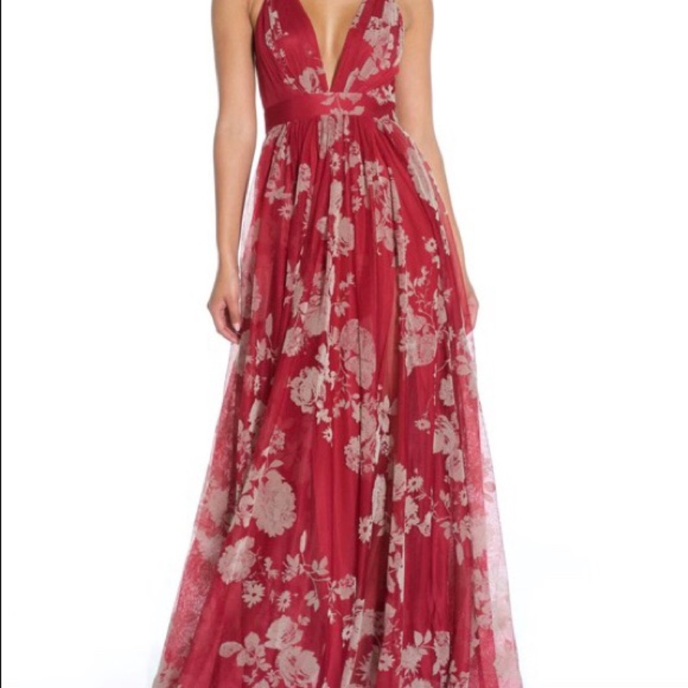 ✨🛍NEW🛍✨Flower tulle Maxi Gown